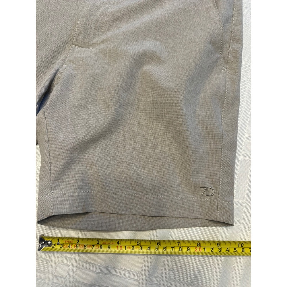 7 Diamonds Shorts Mens 30 Tan Dynamic Performance STS7-1178 Stretch Hybrid - Picture 2 of 8